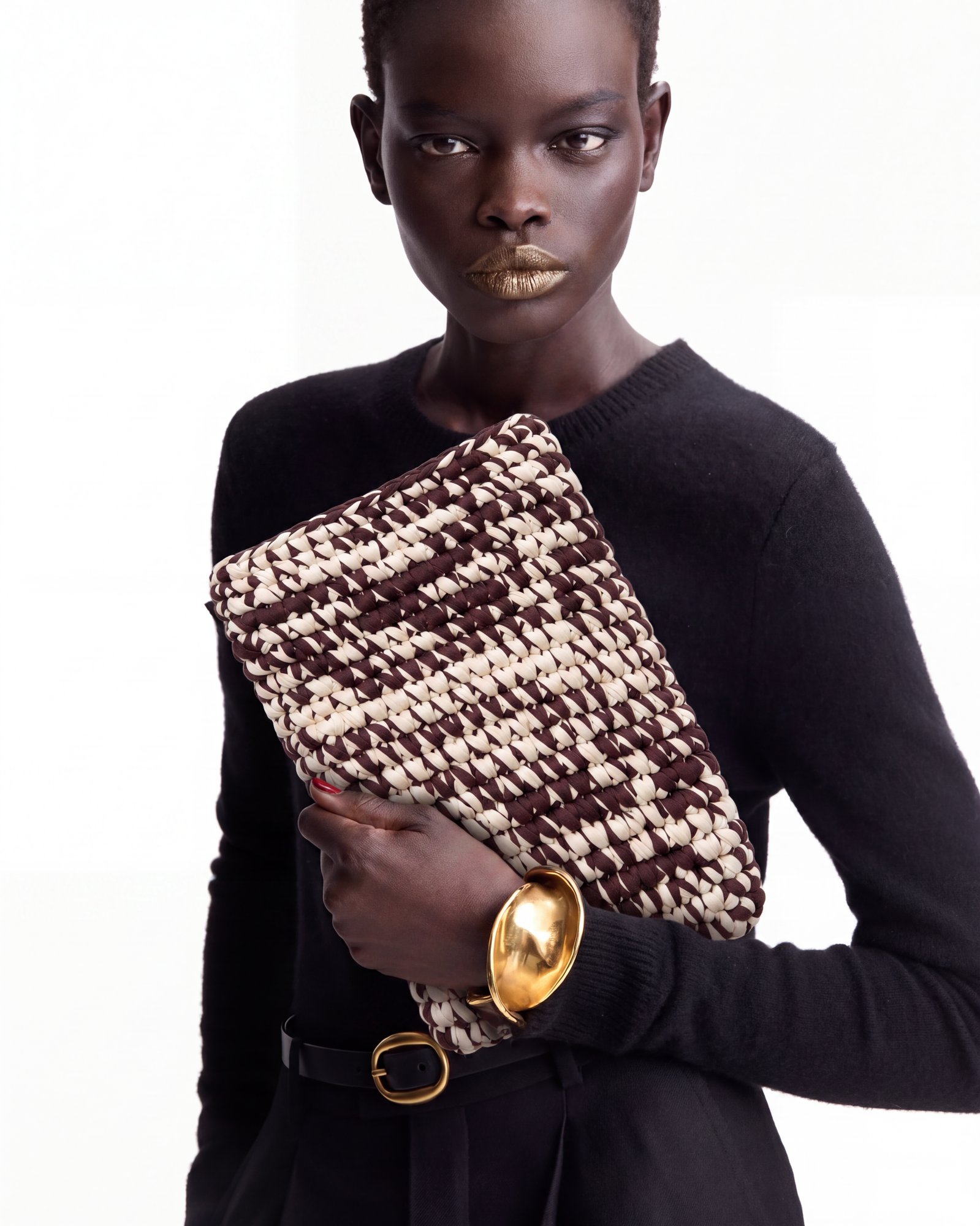 Mannequin portant la pochette LÉVY bicolore
